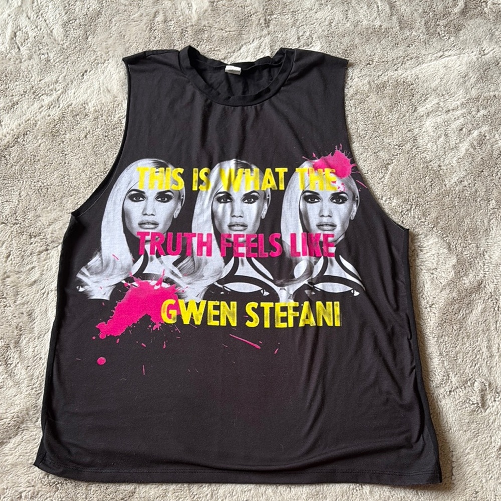 Gwen Stefani concert muscle tank top
